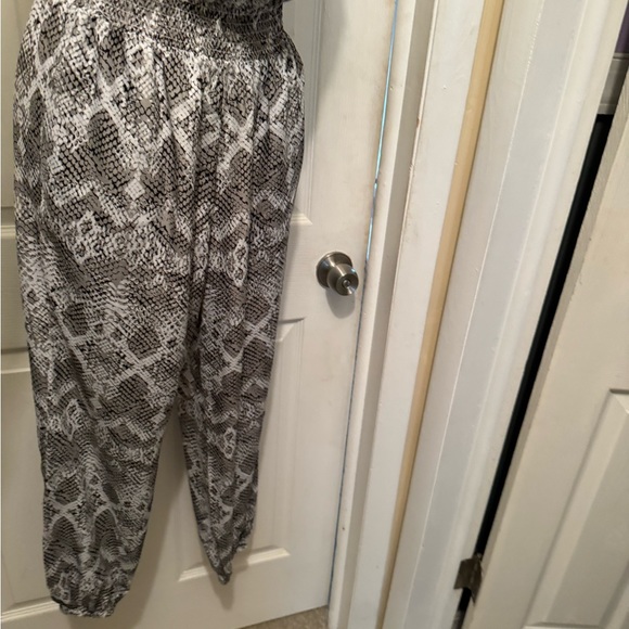 Bebe Off Shoulder Jumpsuit - Picture 7 of 8